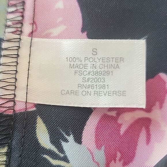 PJ set. Size S. Floral 100% polyester silk feel. - Picture 4 of 7